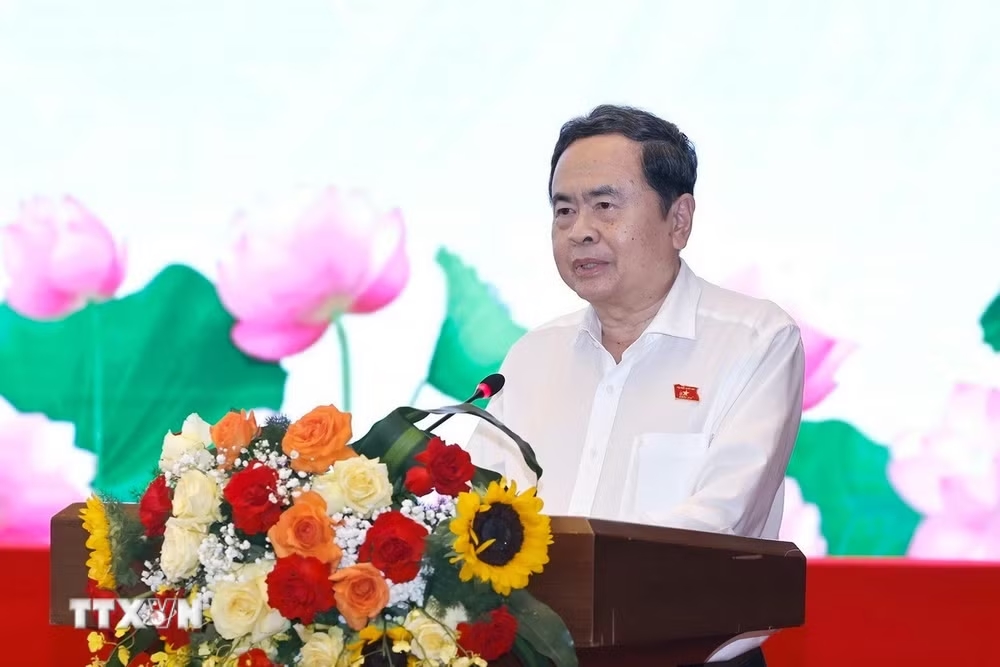 Chủ tịch Quốc hội lưu ý, các cơ quan báo chí cần đẩy mạnh chuyển đổi số, ứng dụng trí tuệ nhân tạo, xây dựng các cơ quan báo chí chuyên nghiệp, nhân văn, hiện đại - Ảnh: TTXVN
