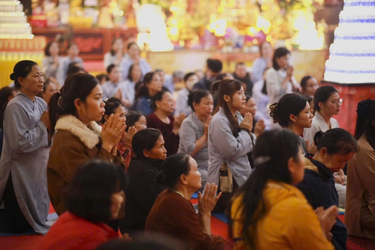 Một buổi sinh hoạt tôn giáo tại chùa Da
