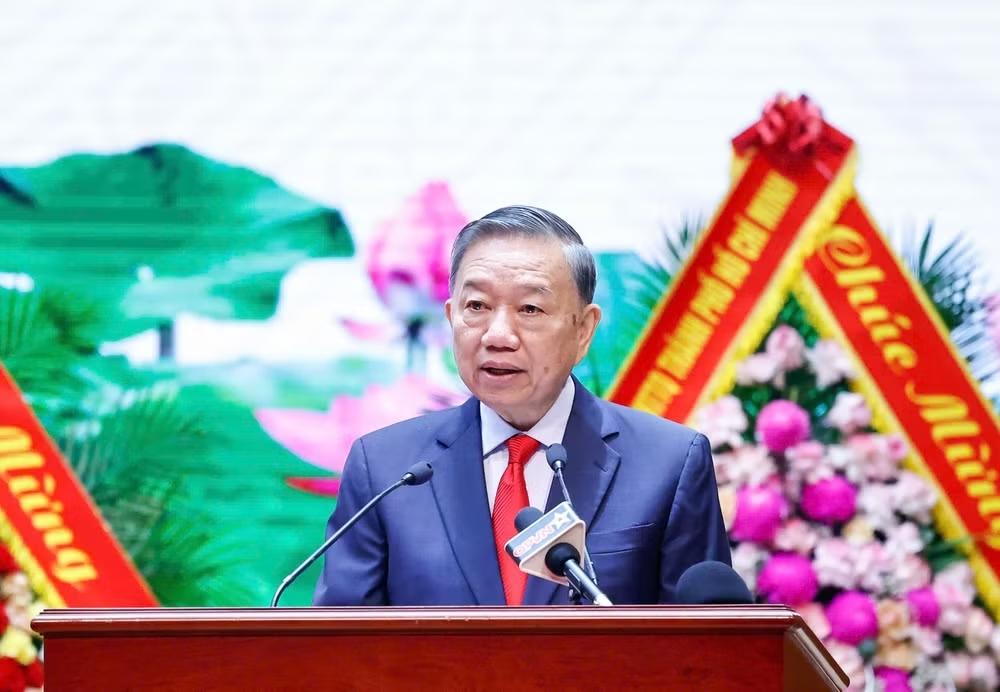 Tổng Bí thư, Chủ tịch nước Tô Lâm, Bí thư Quân ủy Trung ương phát biểu chỉ đạo Đại hội.