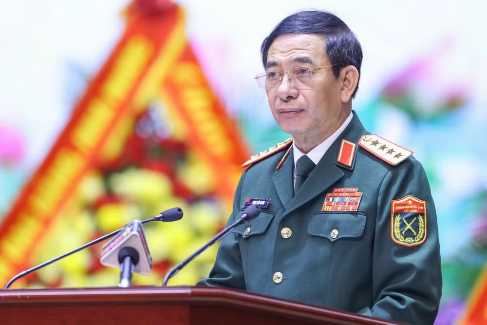 Đại tướng Phan Văn Giang, Ủy viên Bộ Chính trị, Phó Thủ tướng Chính phủ, Phó Bí thư Quân ủy Trung ương, Bộ trưởng Quốc phòng, phát biểu tại Đại hội.