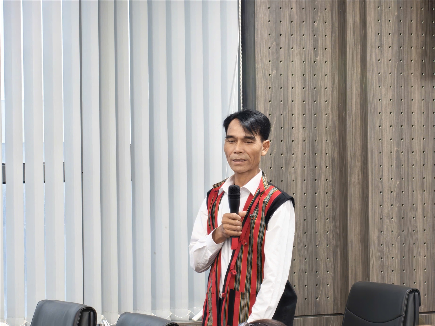 Ông Hồ Viết Tình, người có uy tín dân tộc Bru-Vân Kiều ở thôn Cồn Cùng, xã Kim Ngân 