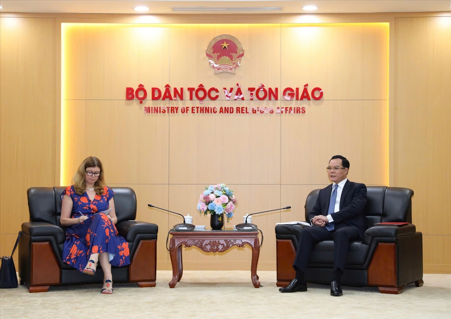 Bộ trưởng Nguyễn Đình Khang tiếp bà Silvia Danailov, Trưởng Đại diện UNICEF tại Việt Nam, trao đổi về các giải pháp nâng cao chất lượng cuộc sống cho trẻ em vùng đồng bào dân tộc thiểu số và miền núi