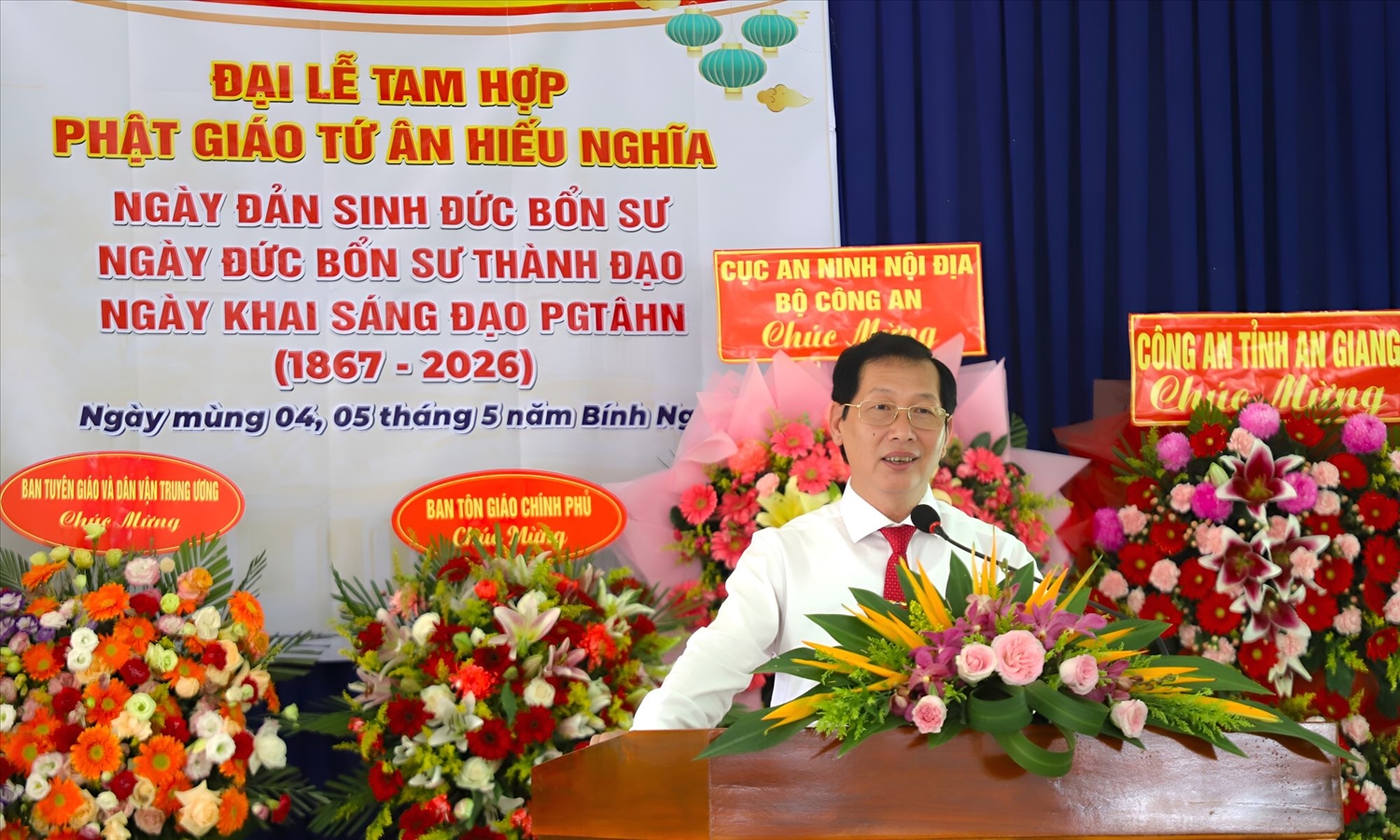 Phó Chủ tịch Ủy ban Nhân dân tỉnh Lê Văn Phước phát biểu tại Đại lễ Tam hợp 