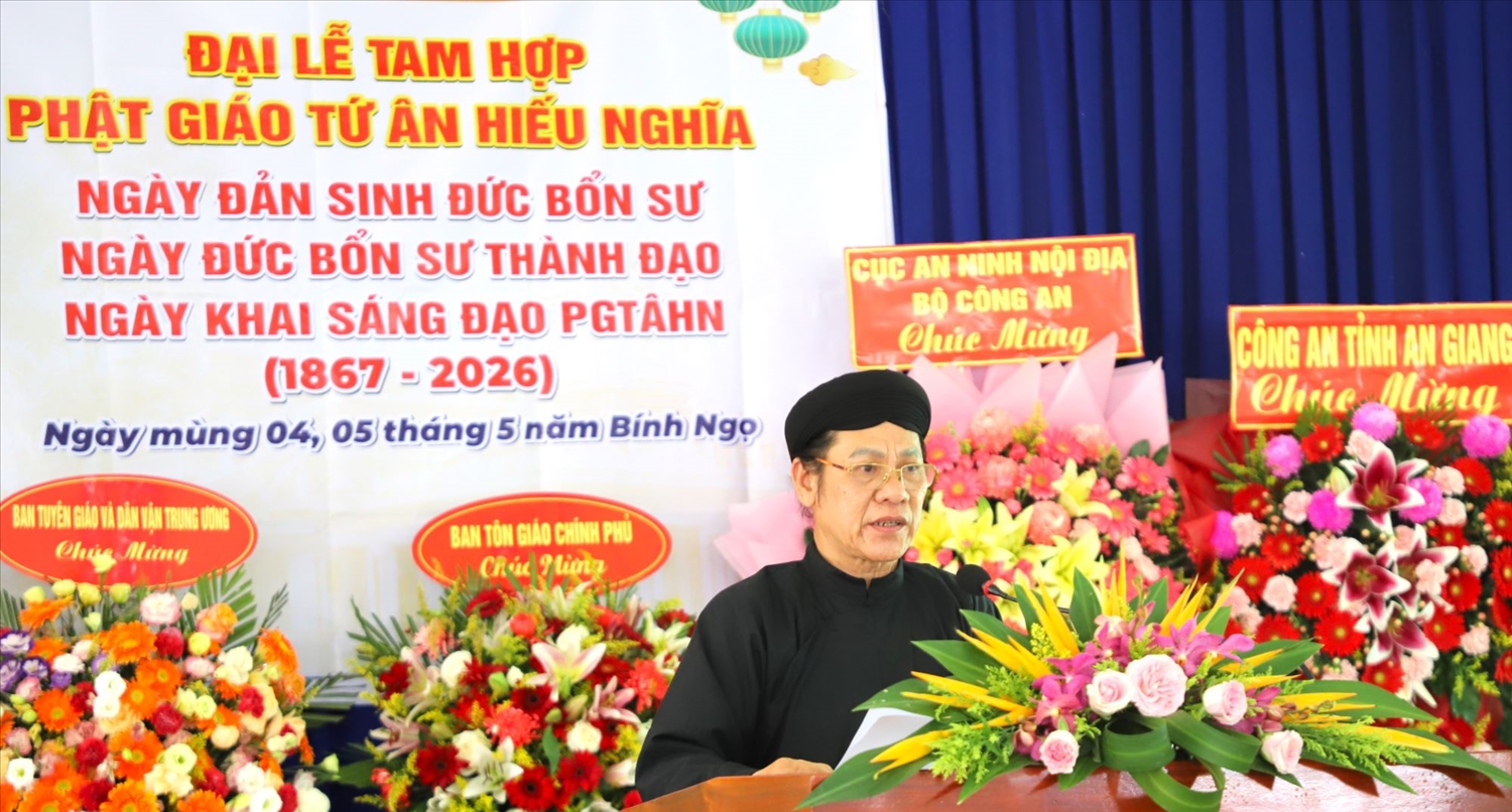 Trưởng Ban Trị sự Trung ương Phật hội Tứ Ân Hiếu Nghĩa Nguyễn Ngọc Trác phát biểu tại Đại lễ