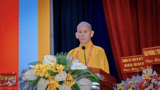Hòa thượng Thích Thiện Thống - Phó Chủ tịch Hội đồng Trị sự, Trưởng ban Trị sự Giáo hội Phật giáo Việt Nam tỉnh An Giang phát biểu tại Đại hội