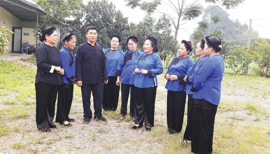 Làn điệu “Này Sli” của nhóm Nùng Là Hòi được các nghệ nhân tái hiện tại Ngày hội Phục Hòa