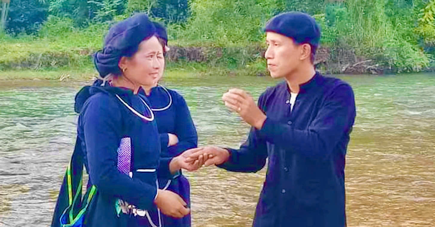 Nam nữ Nùng Là Hòi đối đáp bằng những câu lượn “Này Sli” bên dòng suối quê hương