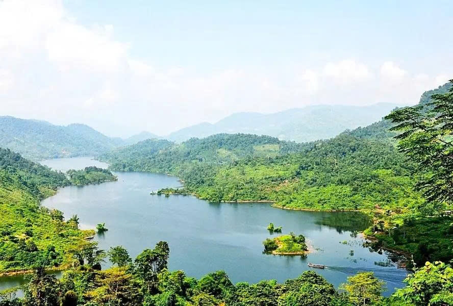 ảnh: Hồ Ba Bể