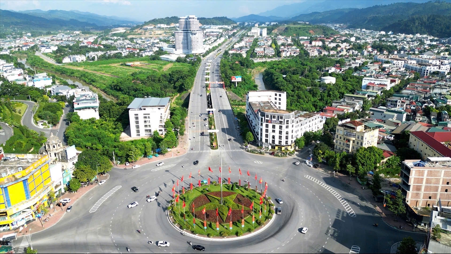 Lào Cai không chỉ từng bước thực hiện thành công mục tiêu giảm nghèo bền vững, đồng thời còn tạo nền tảng vững chắc để phát triển kinh tế - xã hội vùng đồng bào dân tộc thiểu số và miền núi trong giai đoạn tới