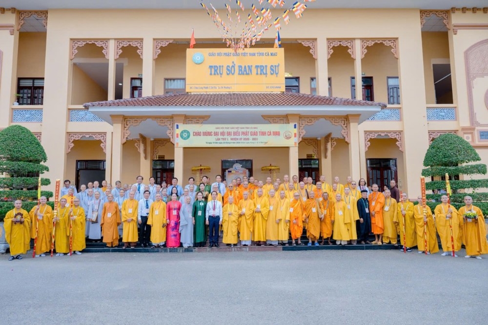 Các đại biểu tham dự Đại hội đại biểu lần thứ I, nhiệm kỳ 2026-2031 của Giáo hội Phật giáo Việt Nam tỉnh Cà Mau chụp ảnh lưu niệm
