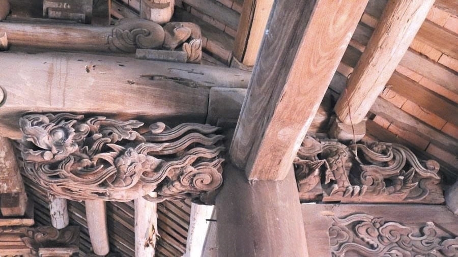 Điểm làm nên giá trị nghệ thuật độc đáo của đình Quan Phố chính là nghệ thuật chạm khắc tinh xảo trên các cấu kiện gỗ