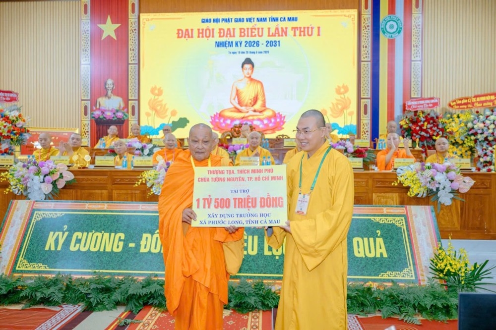 Trao tặng một ngôi trường trị giá 1,5 tỷ đồng cho đồng bào dân tộc Khmer và hỗ trợ 600 triệu đồng xây dựng cầu