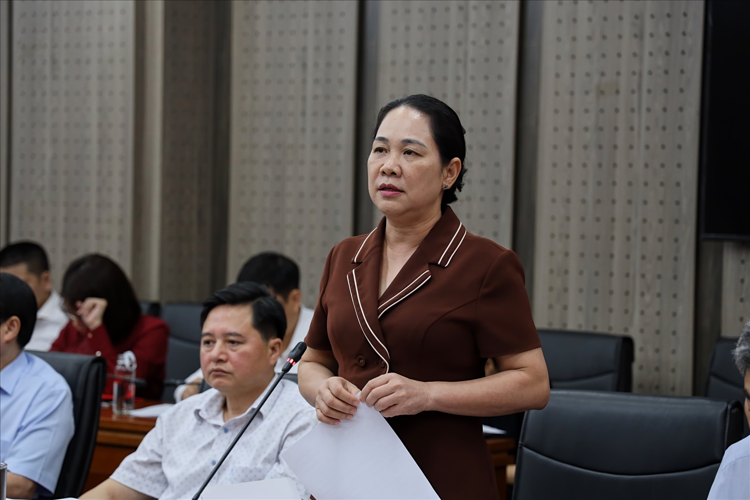 Ủy viên Ban Thường vụ Đảng ủy Trưởng ban Tuyên giáo và Dân vận Đảng ủy, Thứ trưởng Bộ Dân tộc và Tôn giáo Nông Thị Hà phát biểu tại Hội nghị
