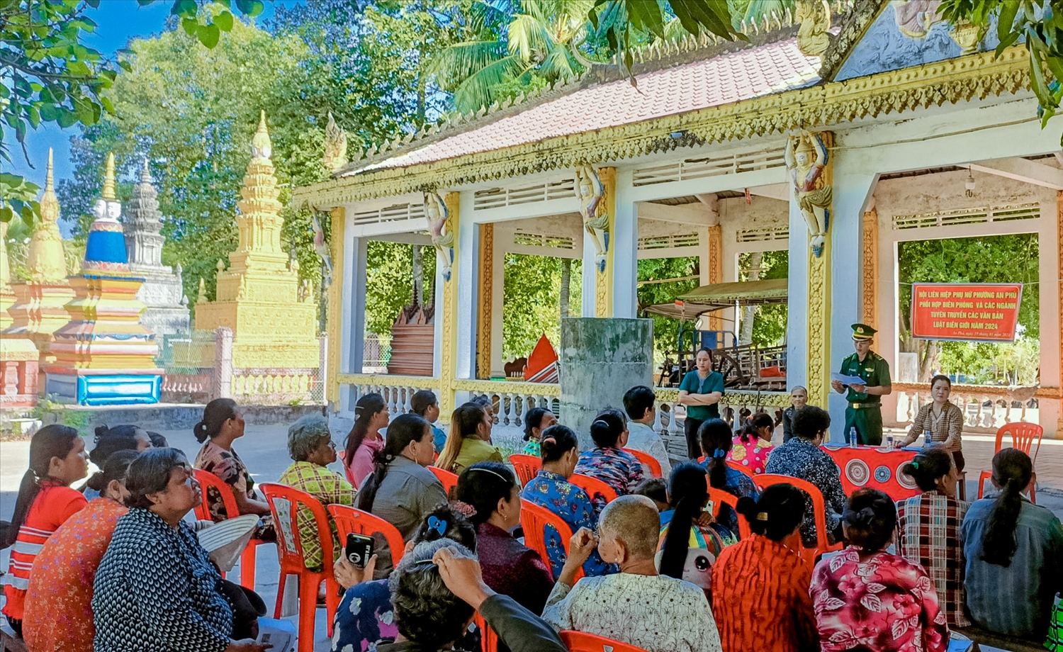 Tuyên truyền phổ biến, giáo dục pháp luật góp phần nâng cao kiến thức pháp luật và ý thức chấp hành pháp luật cho cán bộ và Nhân dân