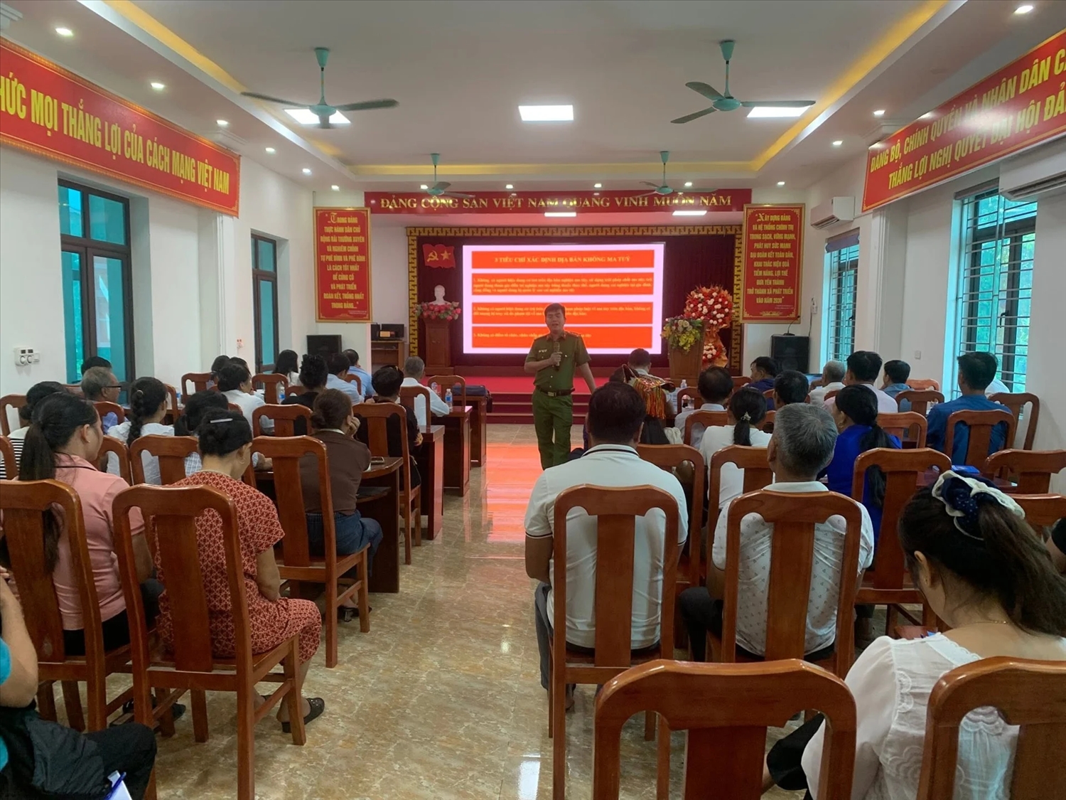 Lào Cai: Hội nghị tập huấn nâng cao kiến thức về công tác tôn giáo, phòng chống tội phạm cho hội viên nông dân