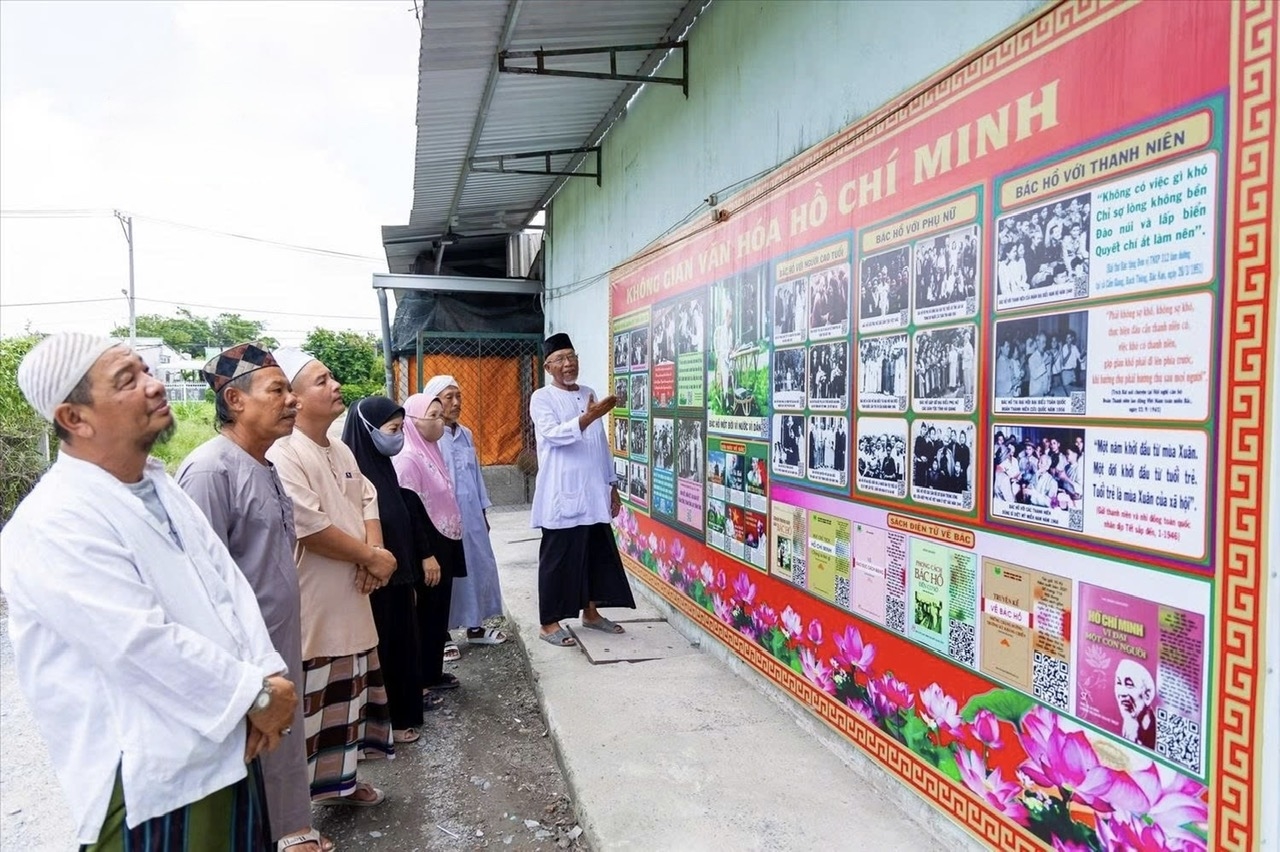 Thành phố Hồ Chí Minh triển khai nhiều chính sách chăm lo đời sống vật chất và tinh thần cho đồng bào dân tộc thiểu số 1