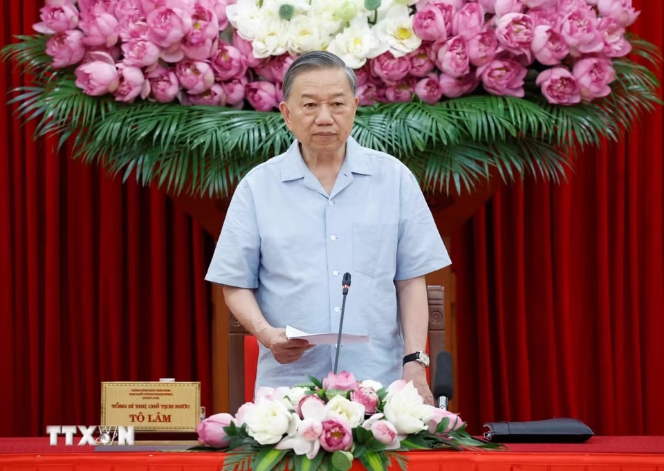 Tổng Bí thư, Chủ tịch nước nhấn mạnh một số nội dung định hướng để hoàn thiện báo cáo - Ảnh: TTXVN
