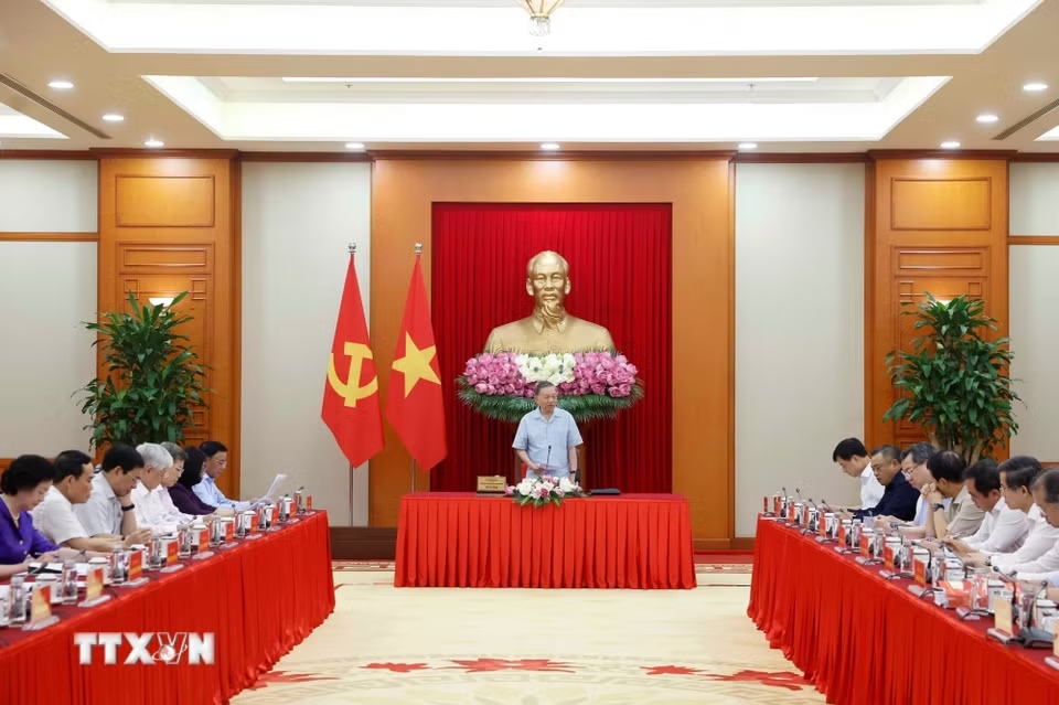 Tổng Bí thư, Chủ tịch nước nhấn mạnh, cải cách về tổ chức bộ máy lần này có ý nghĩa rất lớn, không chỉ là đối với hiện tại mà còn đối với tương lai phát triển của đất nước - Ảnh: TTXVN