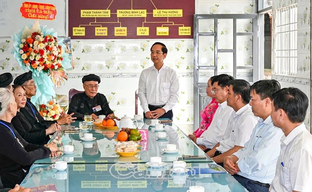  Phó Bí thư Tỉnh ủy, Chủ tịch Ủy ban MTTQ Việt Nam tỉnh Cà Mau Hồ Thanh Thủy phát biểu tại buổi thăm