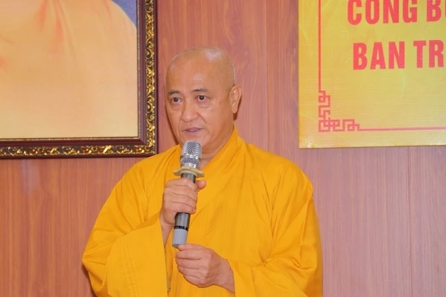 Hòa thượng Thích Huệ Thông, Phó Chủ tịch Hội đồng Trị sự, Trưởng ban Pháp chế Trung ương Giáo hội Phật giáo Việt Nam phát biểu tại Hội nghị