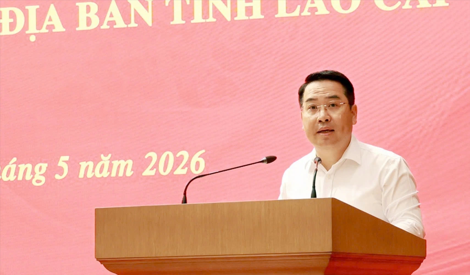 Đồng chí Nguyễn Tuấn Anh - Phó Bí thư Tỉnh ủy, Chủ tịch UBND tỉnh phát biểu khai mạc hội nghị