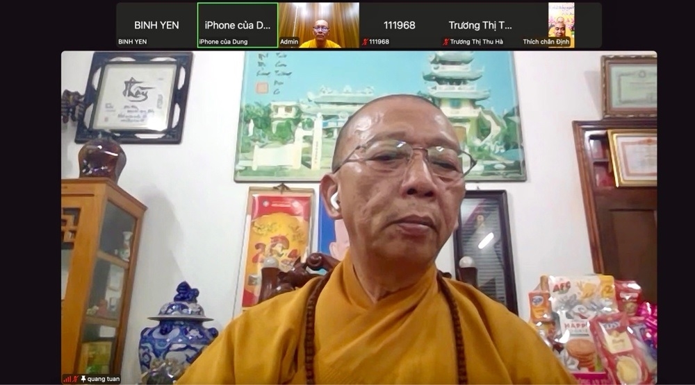 Thượng tọa Thích Quảng Tuấn - Ủy viên Thường trực Hội đồng Trị sự, Phó Trưởng ban Hướng dẫn Phật tử Trung ương, Trưởng Phân ban Hướng dẫn Phật tử Trung ương Giáo hội Phật giáo Việt Nam chủ trì phiên họp