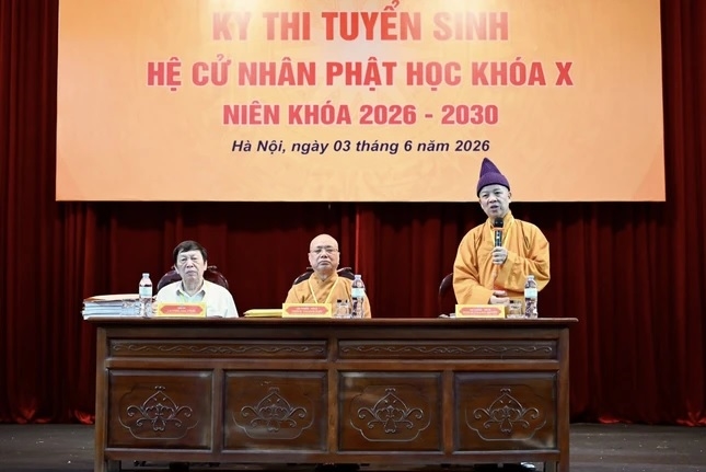 Hòa thượng Thích Thanh Đạt, Hòa thượng Thích Thanh Quyết, Giáo sư Lương Gia Tĩnh động viên các thí sinh