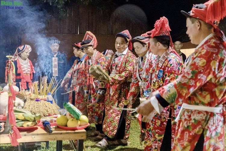  Lễ cúng Bàn Vương của người Dao đỏ ở tỉnh Tuyên Quang