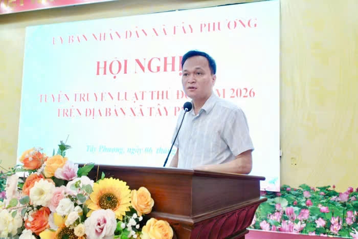 Phó Chủ tịch UBND xã Tây Phương Nguyễn Tuấn Trung nhấn mạnh vai trò của công tác tuyên truyền, phổ biến Luật Thủ đô năm 2026 tại cơ sở