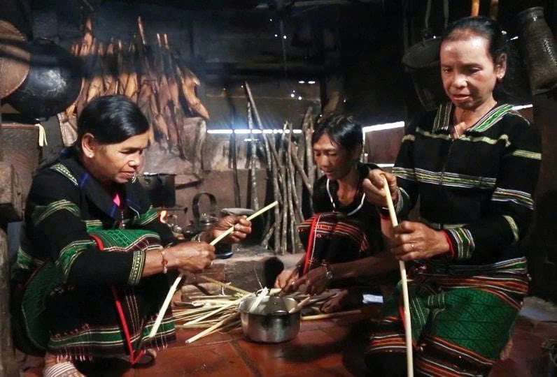 Món canh thụt mang đậm hương vị núi rừng Tây Nguyên, là món ăn quen thuộc trong đời sống hằng ngày và được đồng bào Mnông dùng trong những dịp đón khách, lễ hội truyền thống.