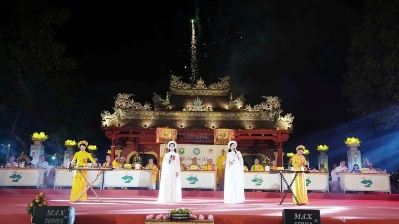 Chương trình nghệ thuật đặc sắc với nhiều tiết mục mang đậm bản sắc văn hóa dân tộc và văn hóa Phật giáo