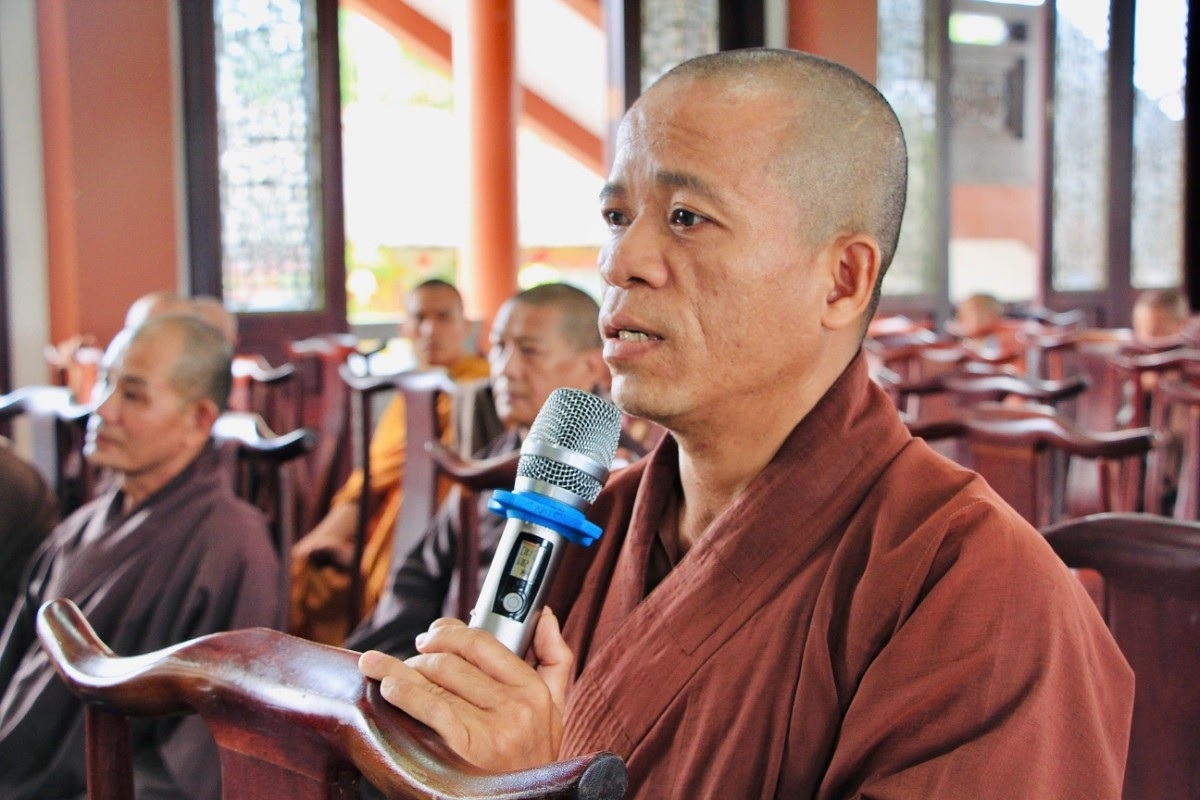 Chư tôn đức tăng ni trao đổi những thắc mắc về các quy định pháp luật liên quan đến lĩnh vực tín ngưỡng, tôn giáo và đất đai