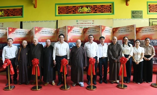 Các đại biểu tham dự Lễ khánh thành Không gian văn hóa Hồ Chí Minh tại chùa Tuyền Lâm