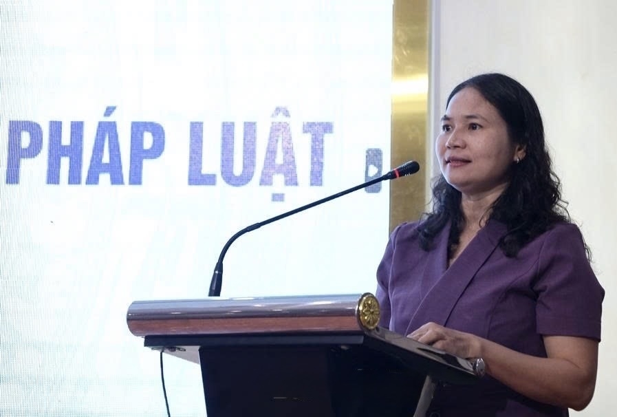 Phó Giám đốc Sở Dân tộc và Tôn giáo Lê Thị Thanh Bích phát biểu chào mừng tại hội nghị.