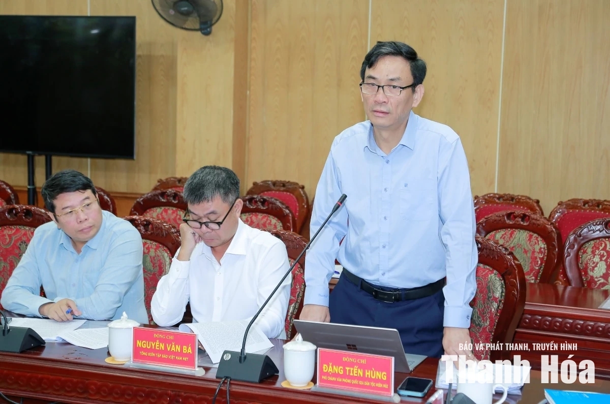 Thành viên đoàn công tác phát biểu tại buổi làm việc