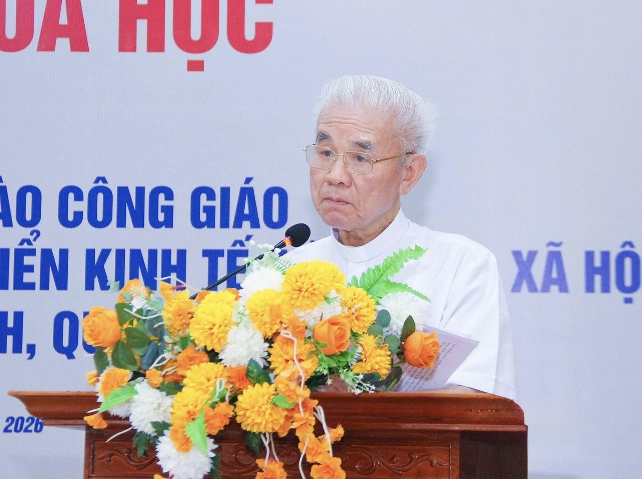 Linh mục Trần Xuân Mạnh, Chủ tịch Trung ương Ủy ban Đoàn kết Công giáo Việt Nam phát biểu tại Hội thảo