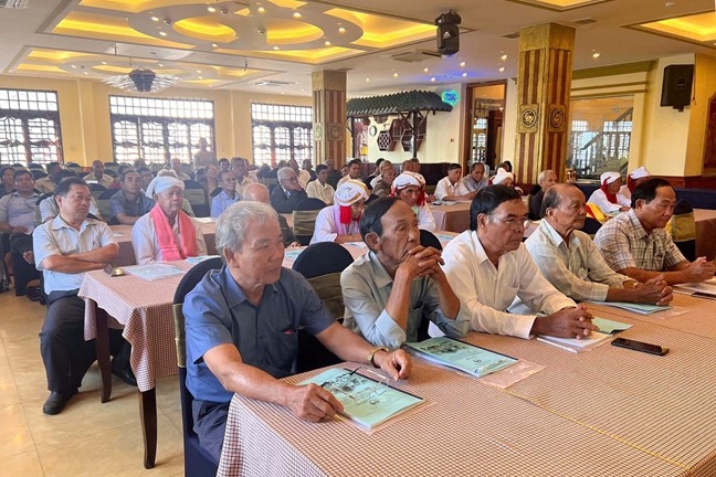 Người có uy tín khu vực phía Đông tỉnh Lâm Đồng tham gia tập huấn, bồi dưỡng kỹ năng tuyên truyền, phổ biến pháp luật, góp phần đưa chủ trương của Đảng, chính sách, pháp luật của Nhà nước đến gần hơn với đồng bào dân tộc thiểu số