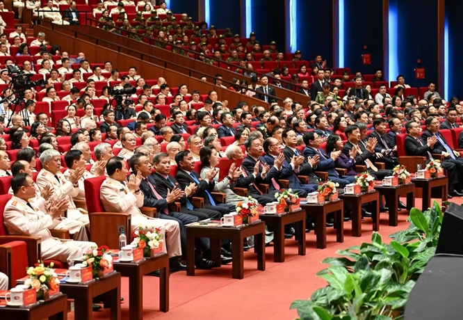 Tổng Bí thư, Chủ tịch nước Tô Lâm và các đồng chí lãnh đạo, nguyên lãnh đạo Đảng, Nhà nước dự buổi lễ. (Ảnh: Duy Linh)