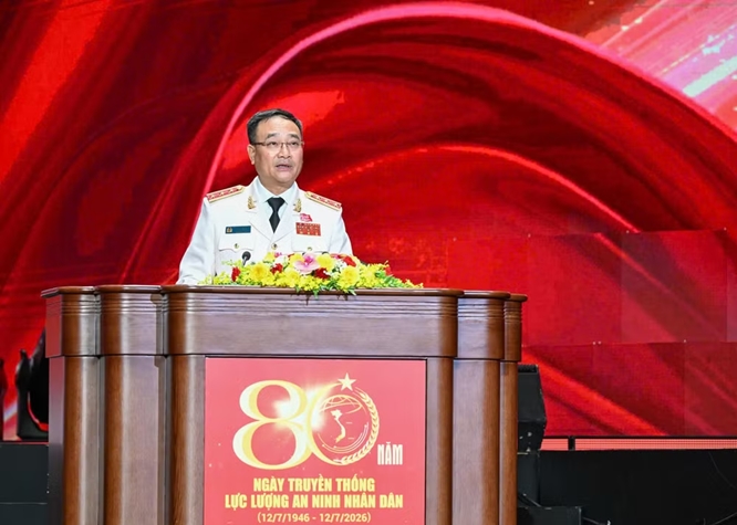 Thượng tướng Phạm Thế Tùng, Ủy viên Trung ương Đảng, Thứ trưởng Công an, Thủ trưởng Cơ quan An ninh điều tra đọc diễn văn tại Lễ kỷ niệm. (Ảnh: Duy Linh)