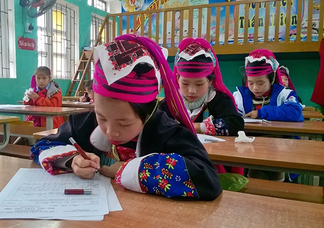 According to statistics from the Ministry of Education and Training, there are 535 schools nationwide that offer instruction in ethnic minority languages