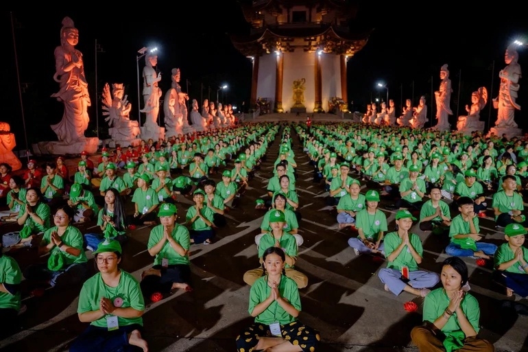 3.500 trại sinh, tình nguyện viên, là học sinh, sinh viên, thanh thiếu niên phật tử từ 14 đến 25 tuổi thuộc các câu lạc bộ và tự viện khu vực phía Nam