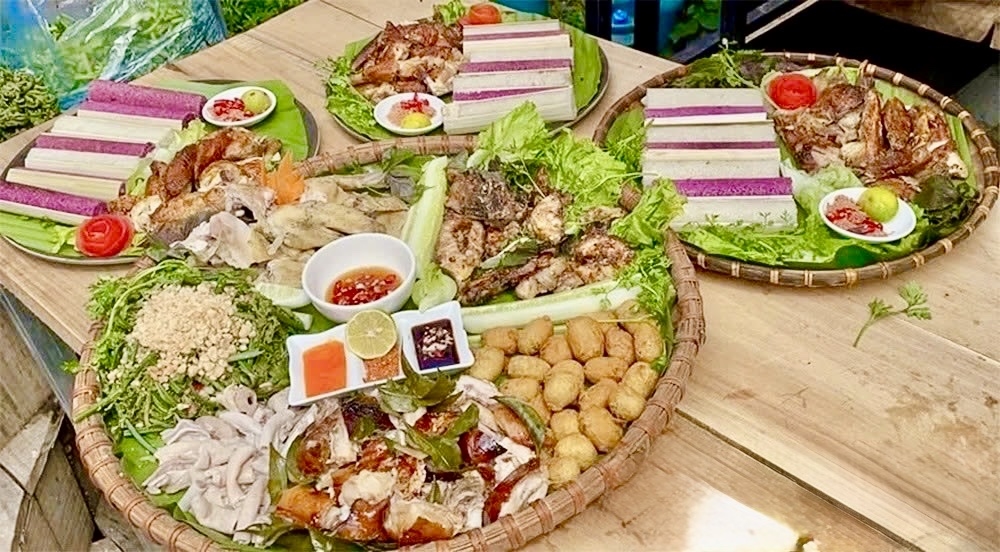 Những món ăn truyền thống của đồng bào Mường được chế biến từ nguyên liệu địa phương, trở thành sản phẩm du lịch đặc trưng, góp phần quảng bá văn hóa và nâng cao giá trị nông sản ở xã Lai Đồng
