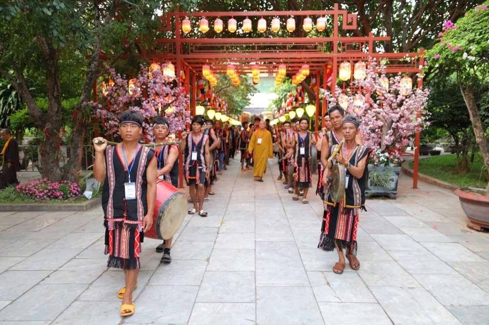 Các phụng sự viên tham gia Khóa tu