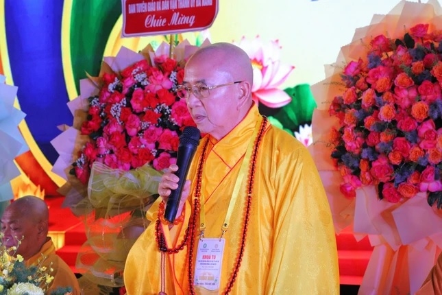 Hòa thượng Thích Khế Chơn ban đạo từ