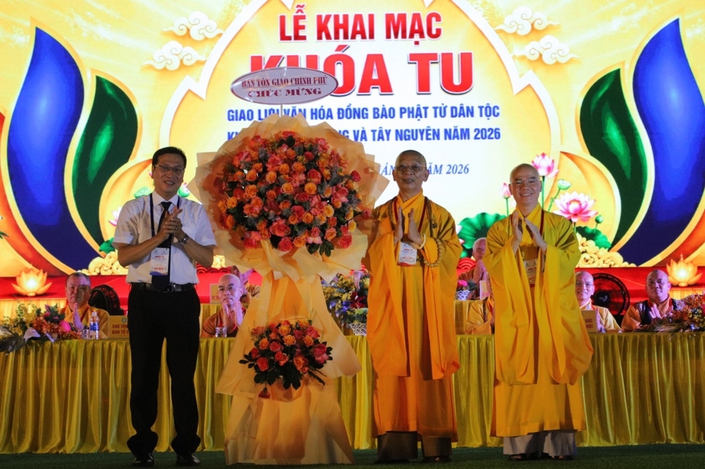 Ban Tôn giáo Chính phủ gửi lẵng hoa chúc mừng