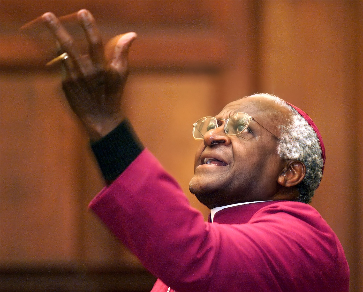 Tổng Giám mục Desmond Tutu là người nổi tiếng khắp thế giới trong thập niên 1980 như là một đối thủ của chính sách Apartheid ở Nam Phi