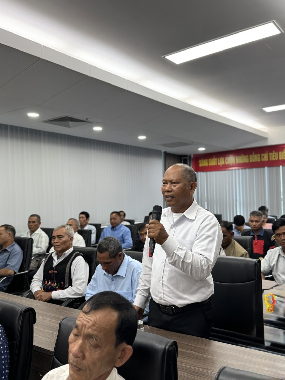 Ông K’Long Ba, dân tộc Cơ-ho, Người có uy tín thôn Ta Luy 2, xã Ka Đô, tỉnh Lâm Đồng 