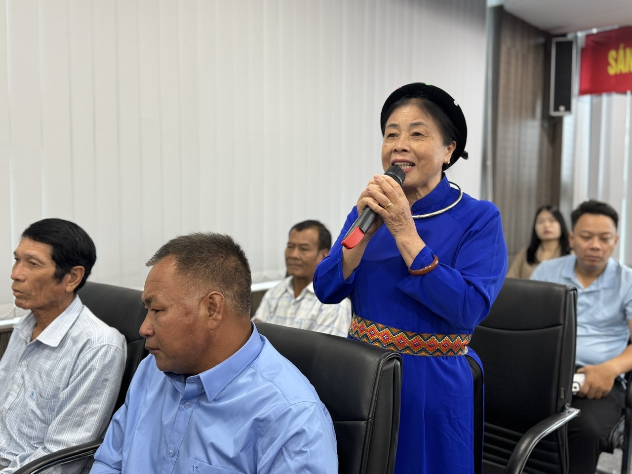 Bà Triệu Thị Sa, dân tộc Tày, Người có uy tín thôn Thanh Bình, xã Phúc Thọ Lâm Hà, tỉnh Lâm Đồng