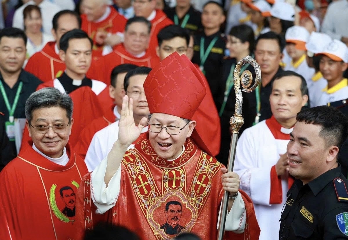 Hồng y Luis Antonio G. Tagle chúc bình an cho các giáo dân