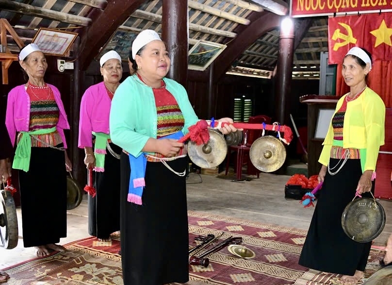 Bà là người tiên phong trong việc gìn giữ văn hóa truyền thống người dân tộc Mường ở Ninh Bình